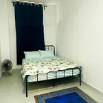 Anggerik Lazuri Guest House & Homestay