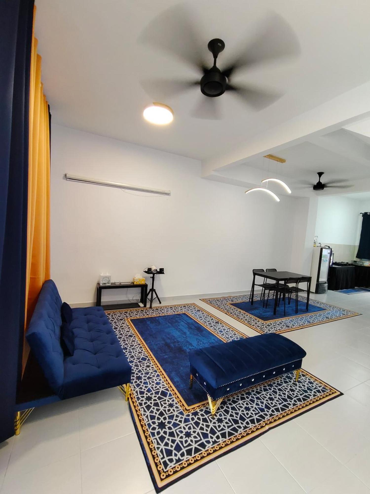 Anggerik Lazuri & Rumah percutian Johor Bahru